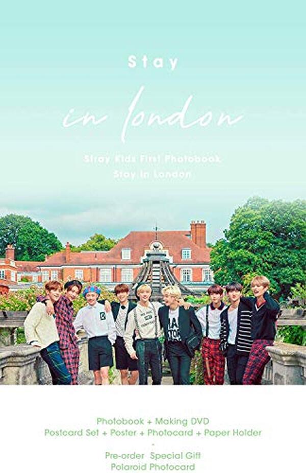 plongez dans l'univers de k-pop avec stray kids et leur premier photobook unique à londres. une revue détaillée pour les fans du groupe et les amateurs de k-pop.