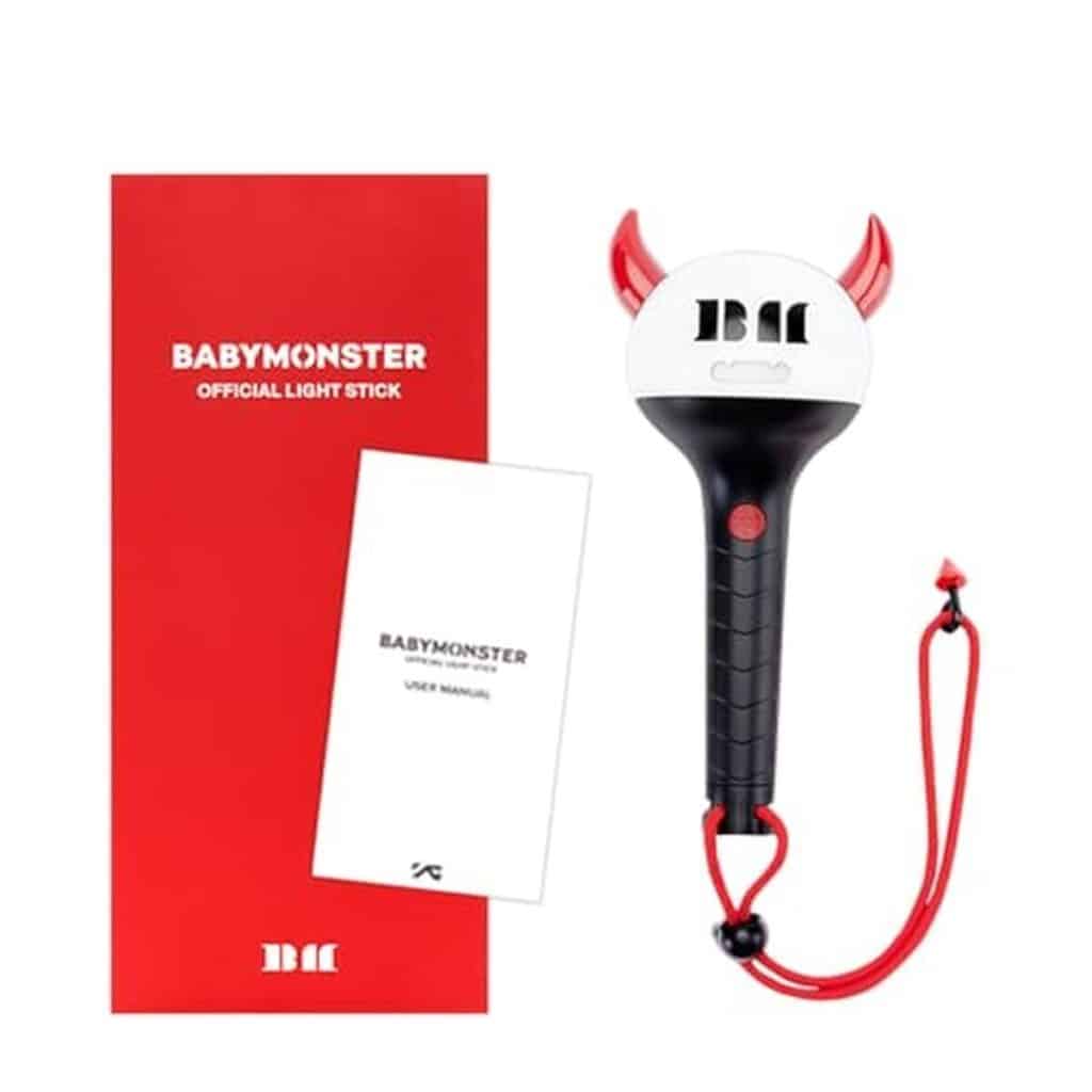 Test Cosyposy BabyMonster : bâton lumineux et porte-clés miniature