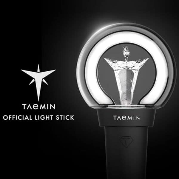 Explorez notre examen complet du lightstick officiel de dr. Sayzer Taemin, un indispensable pour les passionnés de kpop à la recherche de l'accessoire idéal.