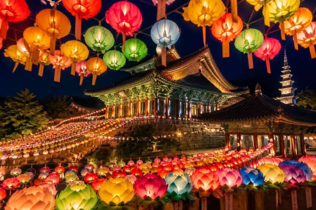 Festival des lanternes : célébration de l'anniversaire de bouddha en corée du sud