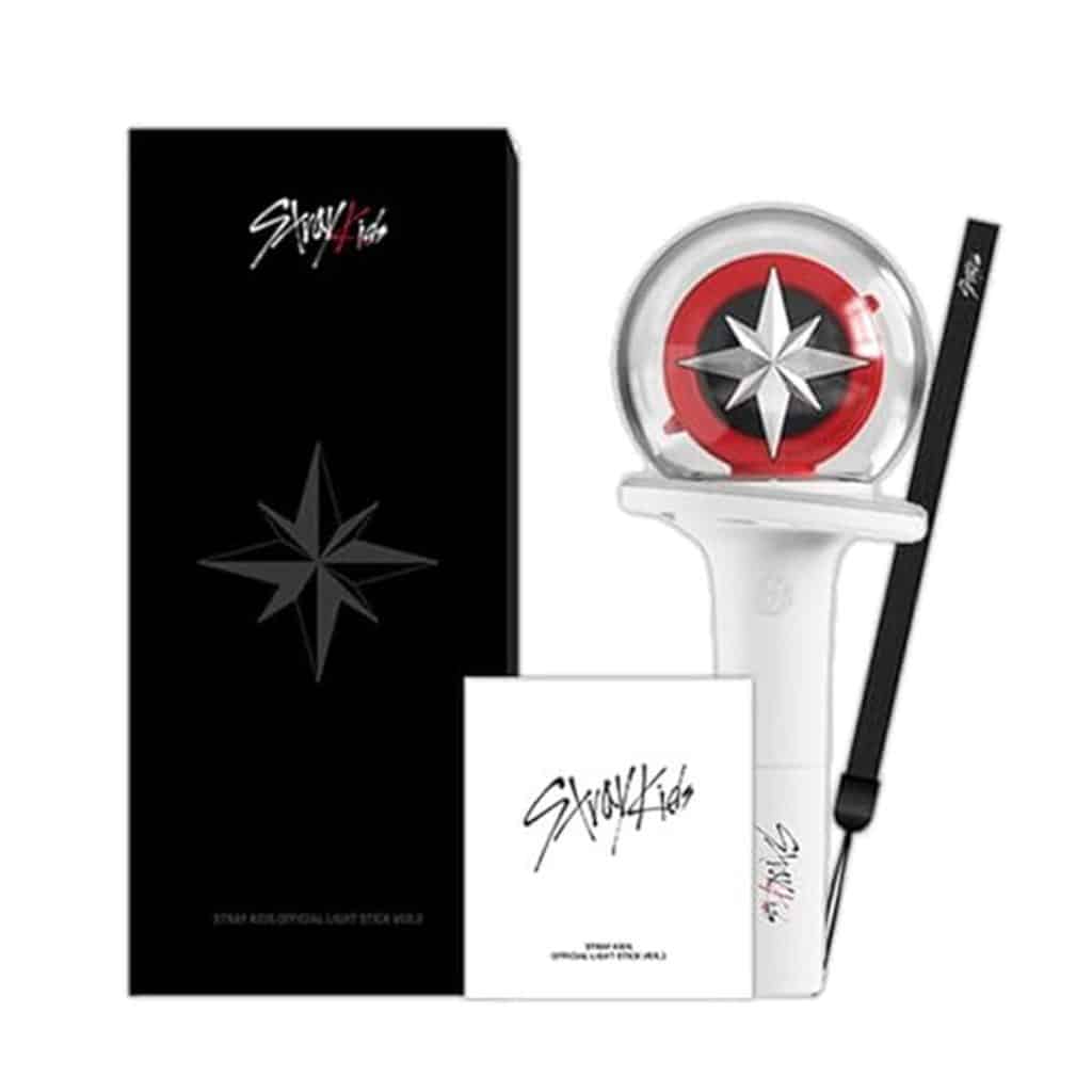 Test du light stick STRAY-KIDS et porte-clés miniature